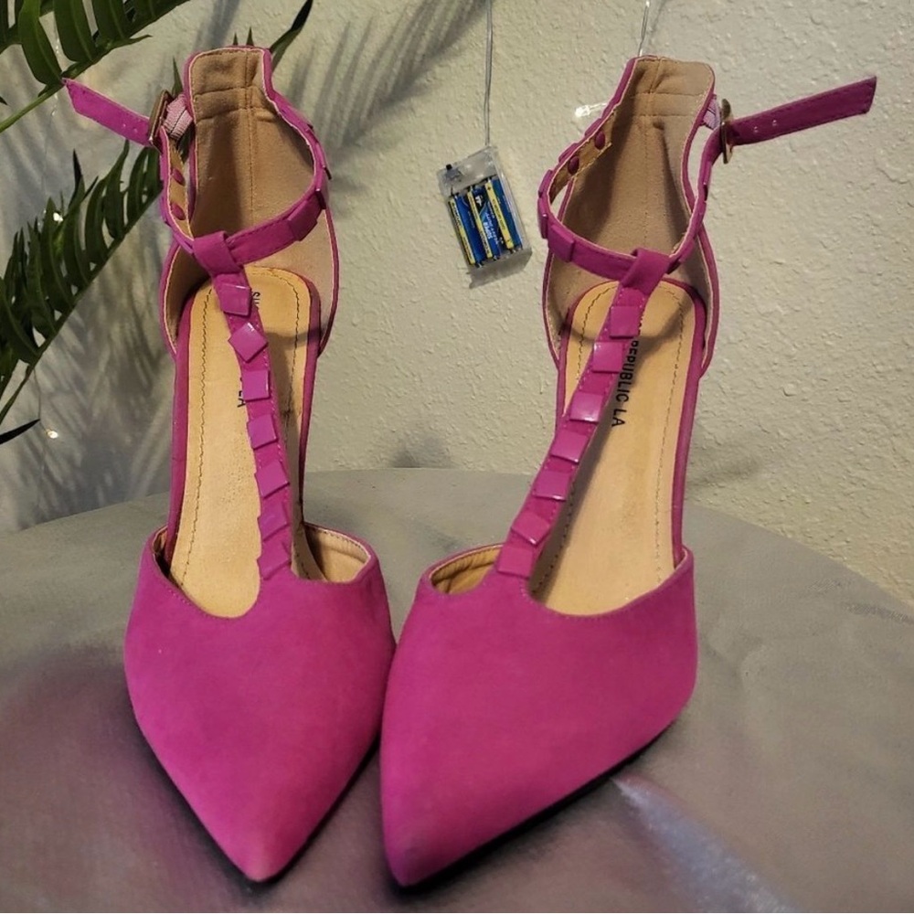 Shoe Republic LA Pink Pointed-Toe T-Strap Heels